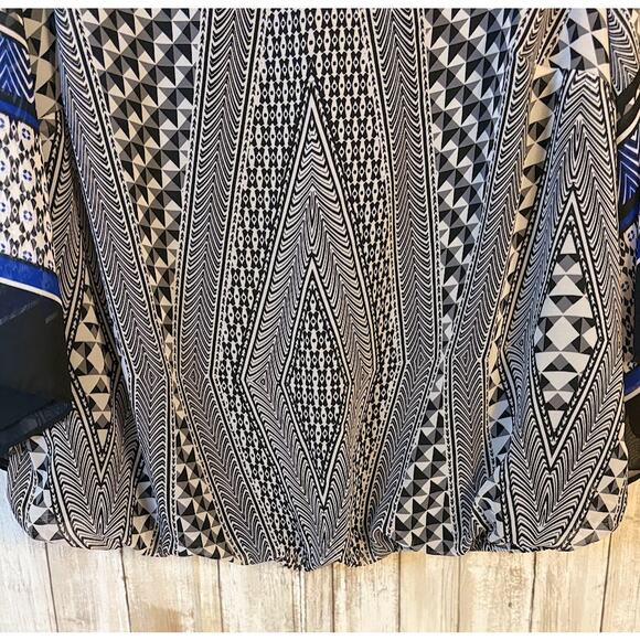 Alyx Abstract Geometric Print Blouse - Size 0X - Picture 6 of 10